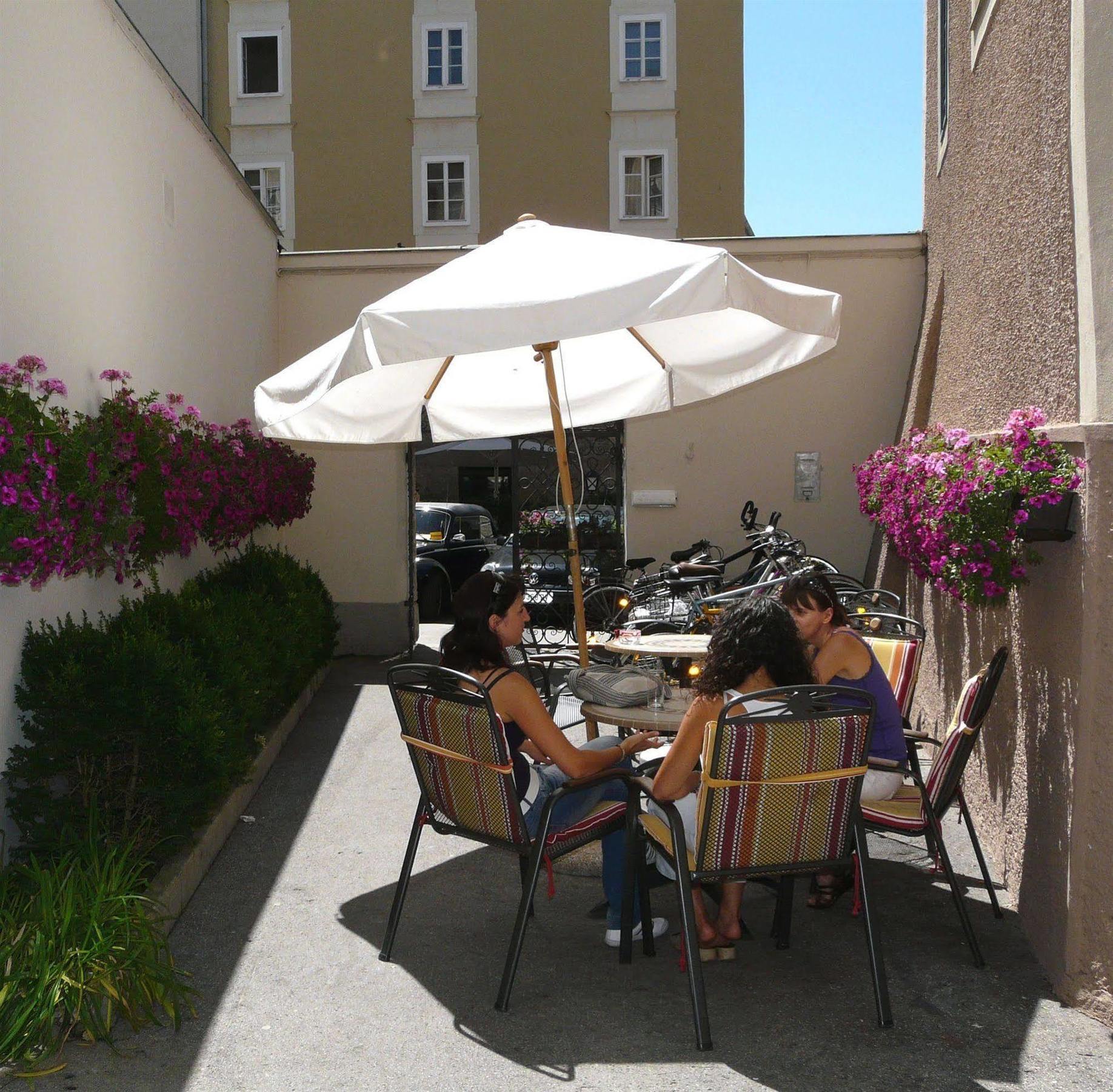 Hotel Schwarzes Roessl Salzburg Ngoại thất bức ảnh